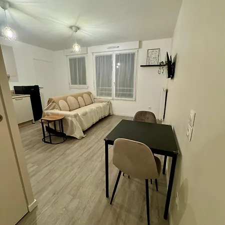 Studio Moderne Et Tout Equipe, Proche Du Rer, Paris & Aeroport D'Orly En 20 Min, Lit Bebe Sur Demande Vitry-sur-Seine Buitenkant foto