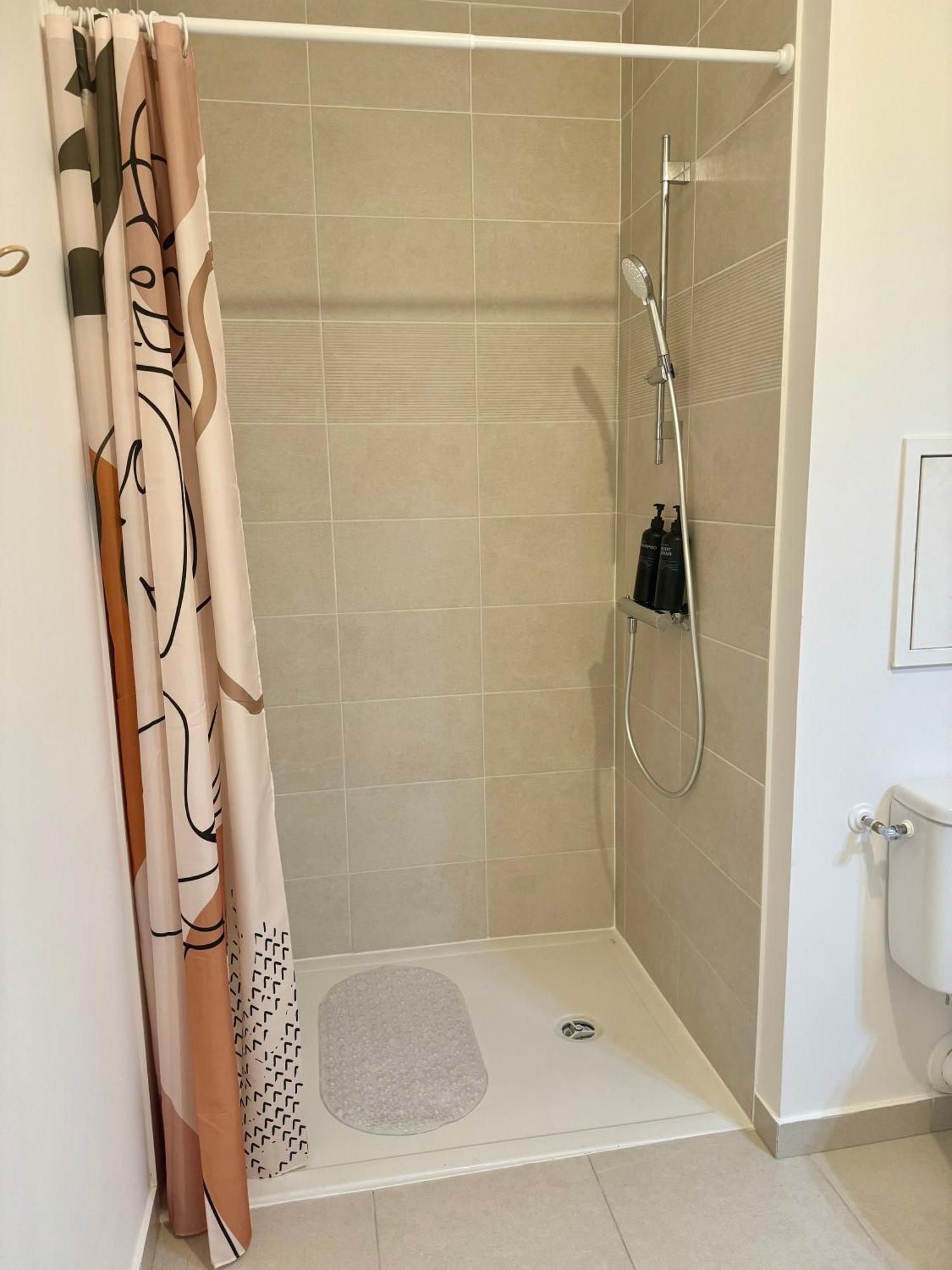 Moderne Et Equipe, Proche Du Rer, Paris & Aeroport D'orly En 20 Min, Lit Bebe Sur Demande * Vitry-sur-Seine